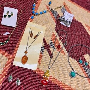 Fashion Jewelry Multicolor Pendant Necklace Set. All the jewelry you see is new